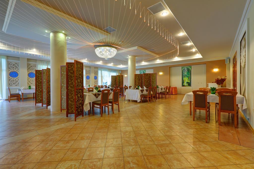 Teresin Hotel Chabrowy Dworek מראה חיצוני תמונה