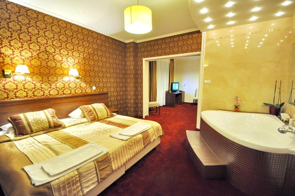 Teresin Hotel Chabrowy Dworek חדר תמונה